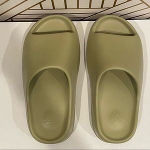 NWT Yeezy Slides